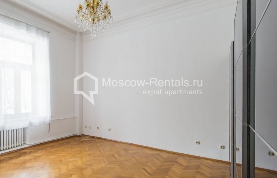 Photo #8 5-room (4 BR) apartment for <a href="http://moscow-rentals.ru/en/articles/long-term-rent" target="_blank">a long-term</a> rent
 in Russia, Moscow, Brusov lane, 6