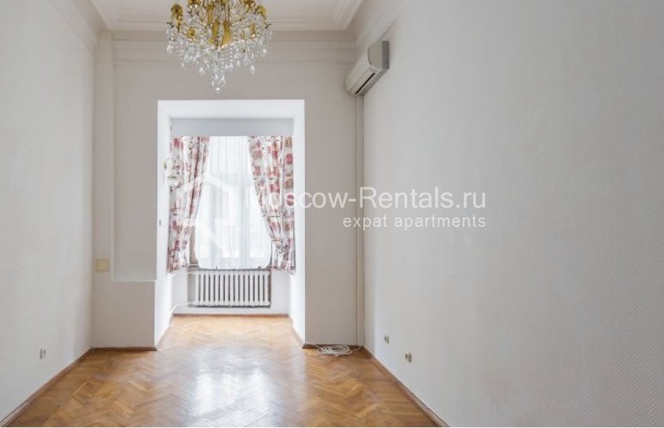 Photo #6 5-room (4 BR) apartment for <a href="http://moscow-rentals.ru/en/articles/long-term-rent" target="_blank">a long-term</a> rent
 in Russia, Moscow, Brusov lane, 6