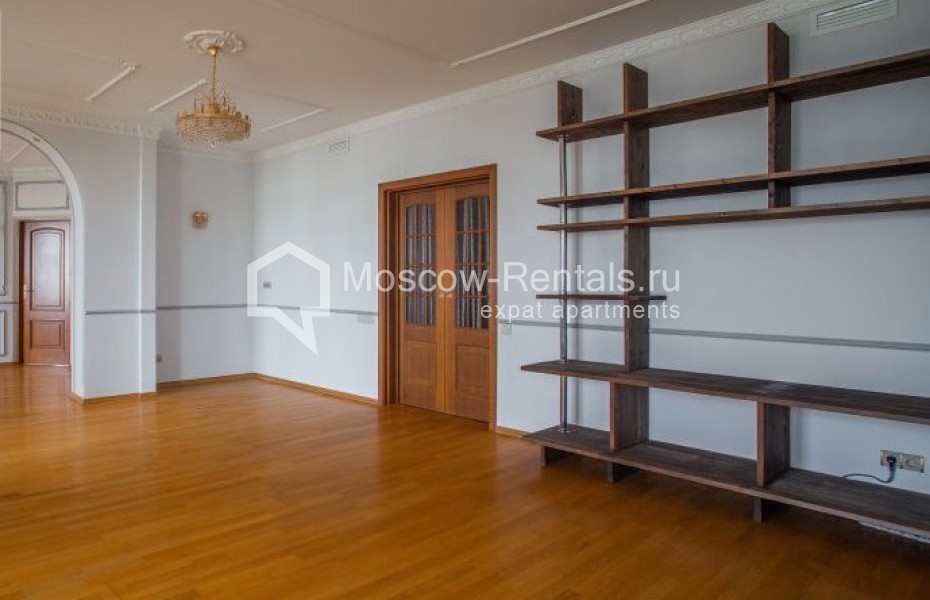 Photo #5 6-room (5 BR) apartment for <a href="http://moscow-rentals.ru/en/articles/long-term-rent" target="_blank">a long-term</a> rent
 in Russia, Moscow, 1st Zachatievskyi lane, 6