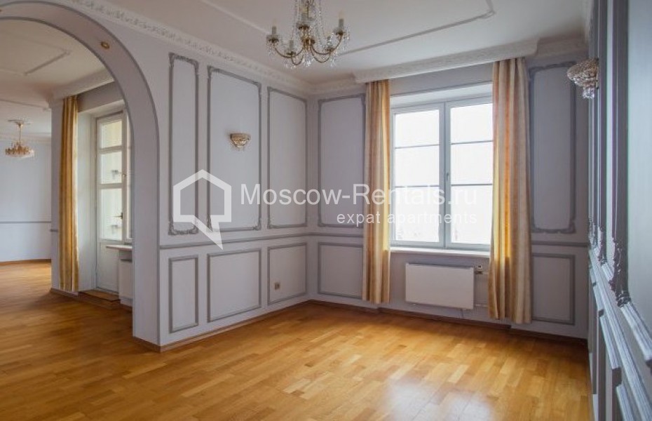 Photo #3 6-room (5 BR) apartment for <a href="http://moscow-rentals.ru/en/articles/long-term-rent" target="_blank">a long-term</a> rent
 in Russia, Moscow, 1st Zachatievskyi lane, 6