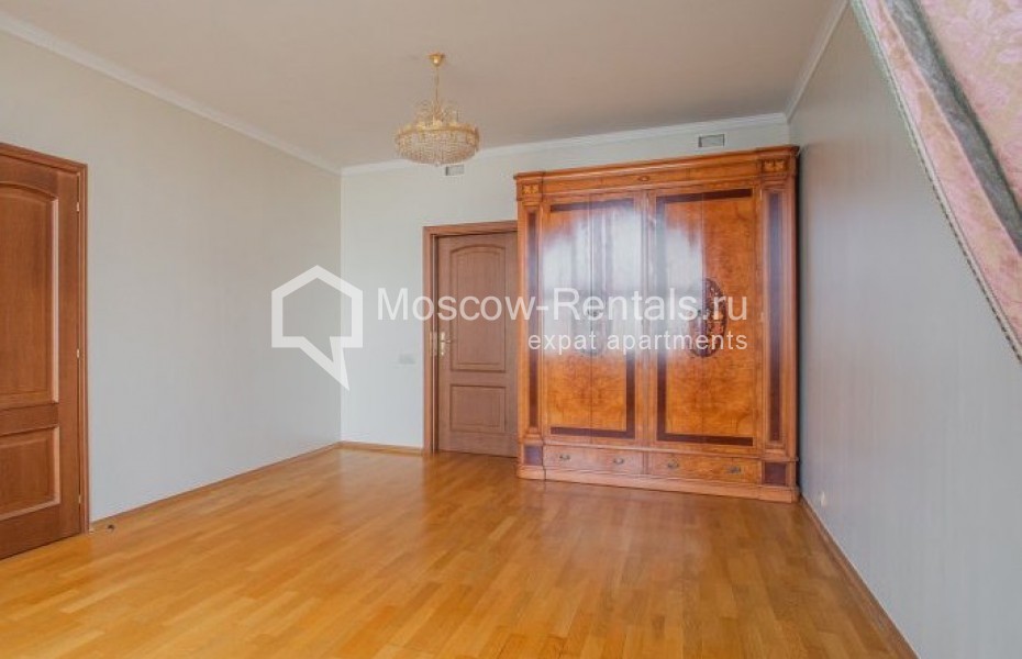 Photo #13 6-room (5 BR) apartment for <a href="http://moscow-rentals.ru/en/articles/long-term-rent" target="_blank">a long-term</a> rent
 in Russia, Moscow, 1st Zachatievskyi lane, 6