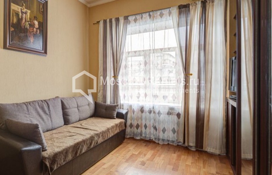 Photo #5 3-room (2 BR) apartment for <a href="http://moscow-rentals.ru/en/articles/long-term-rent" target="_blank">a long-term</a> rent
 in Russia, Moscow, Petroverigskyi lane, 3С1