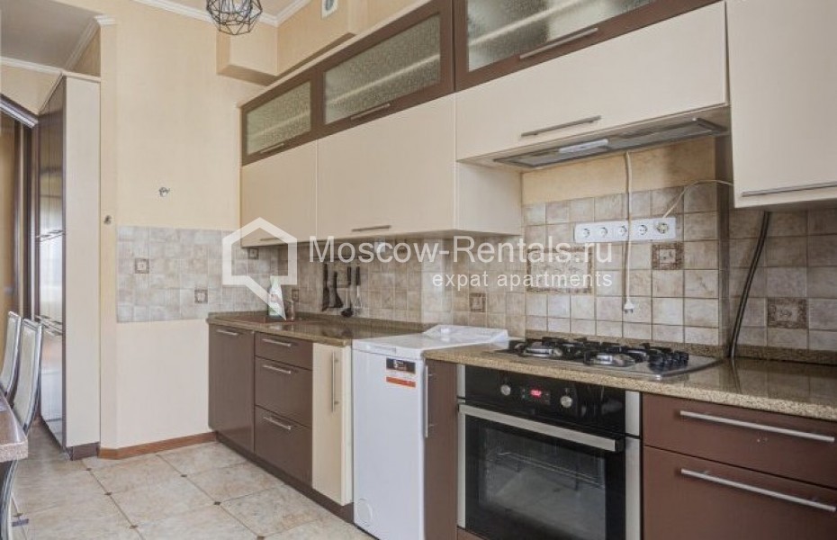 Photo #2 3-room (2 BR) apartment for <a href="http://moscow-rentals.ru/en/articles/long-term-rent" target="_blank">a long-term</a> rent
 in Russia, Moscow, Petroverigskyi lane, 3С1