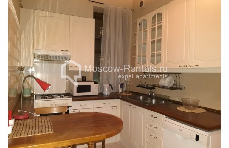 Photo #3 3-room (2 BR) apartment for <a href="http://moscow-rentals.ru/en/articles/long-term-rent" target="_blank">a long-term</a> rent
 in Russia, Moscow, Sadovaya-Spasskaya str, 21/1
