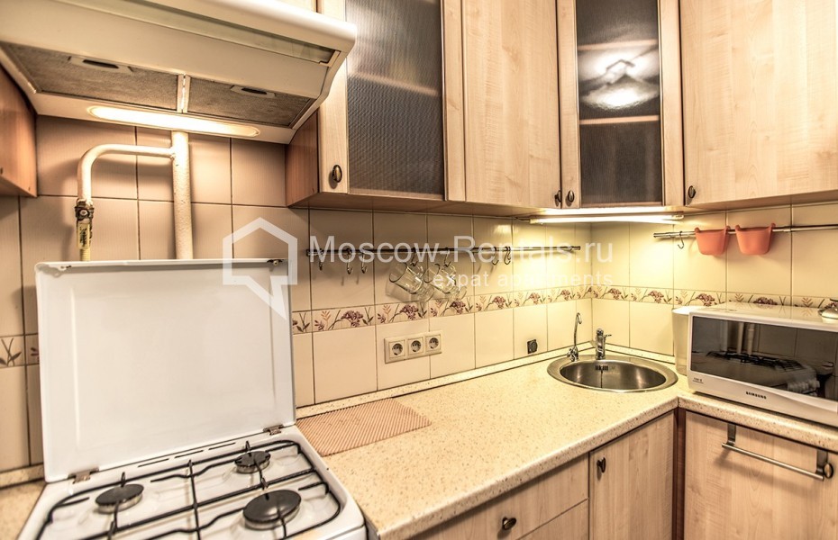 Photo #7 2-room (1 BR) apartment for <a href="http://moscow-rentals.ru/en/articles/long-term-rent" target="_blank">a long-term</a> rent
 in Russia, Moscow, 3rd Sokolnicheskaya str, 4