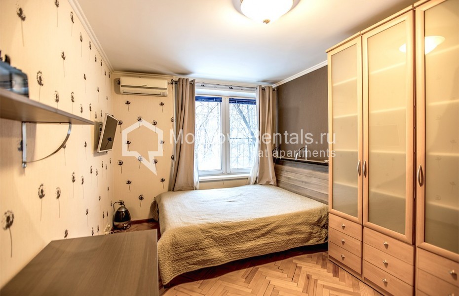 Photo #3 2-room (1 BR) apartment for <a href="http://moscow-rentals.ru/en/articles/long-term-rent" target="_blank">a long-term</a> rent
 in Russia, Moscow, 3rd Sokolnicheskaya str, 4