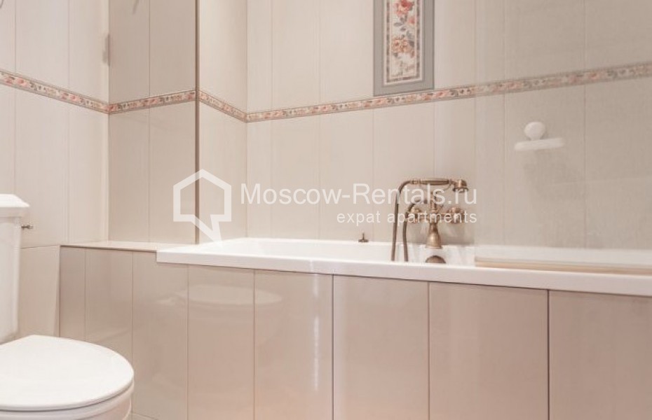 Photo #9 4-room (3 BR) apartment for <a href="http://moscow-rentals.ru/en/articles/long-term-rent" target="_blank">a long-term</a> rent
 in Russia, Moscow, B. Kharitonievskyi lane, 14