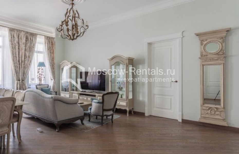 Photo #1 4-room (3 BR) apartment for <a href="http://moscow-rentals.ru/en/articles/long-term-rent" target="_blank">a long-term</a> rent
 in Russia, Moscow, B. Kharitonievskyi lane, 14