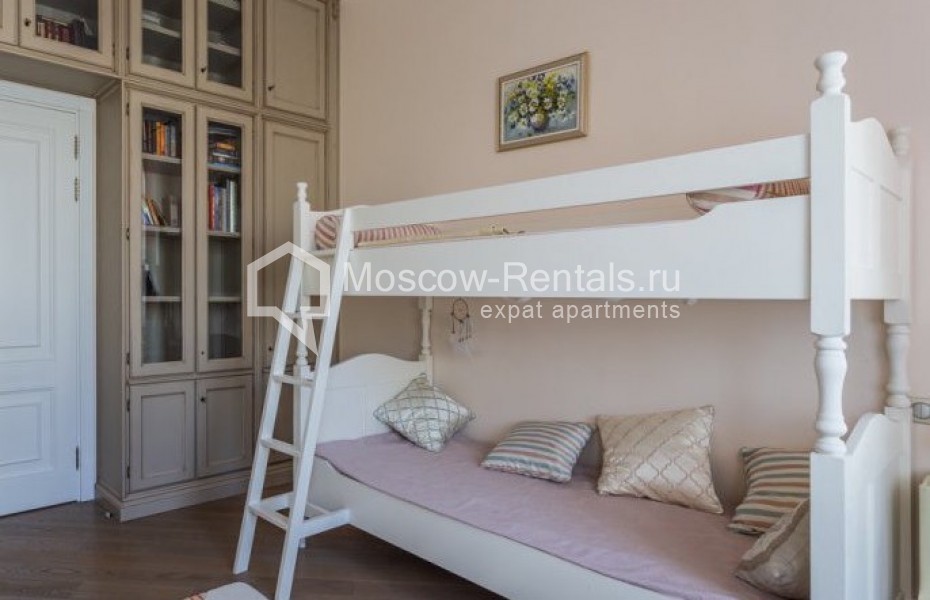 Photo #17 4-room (3 BR) apartment for <a href="http://moscow-rentals.ru/en/articles/long-term-rent" target="_blank">a long-term</a> rent
 in Russia, Moscow, B. Kharitonievskyi lane, 14