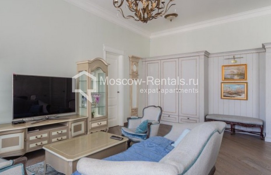 Photo #3 4-room (3 BR) apartment for <a href="http://moscow-rentals.ru/en/articles/long-term-rent" target="_blank">a long-term</a> rent
 in Russia, Moscow, B. Kharitonievskyi lane, 14