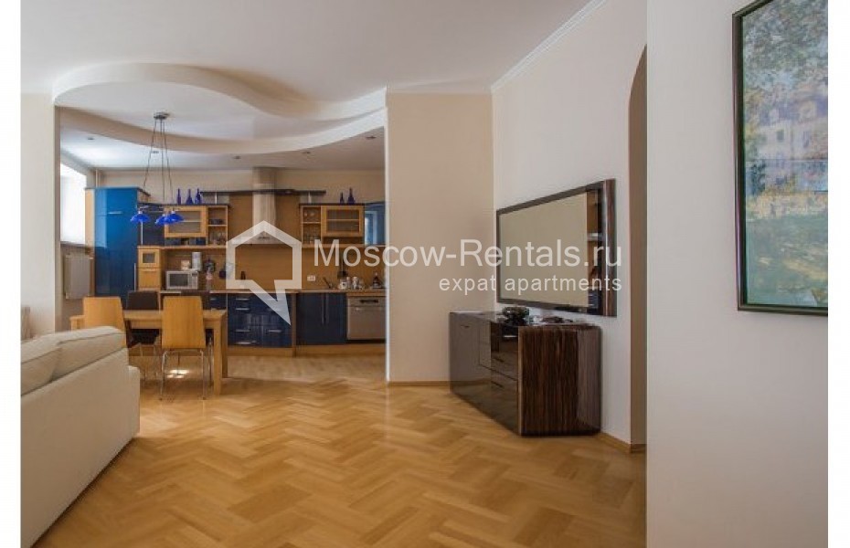 Photo #3 3-room (2 BR) apartment for <a href="http://moscow-rentals.ru/en/articles/long-term-rent" target="_blank">a long-term</a> rent
 in Russia, Moscow, Daev lane, 5