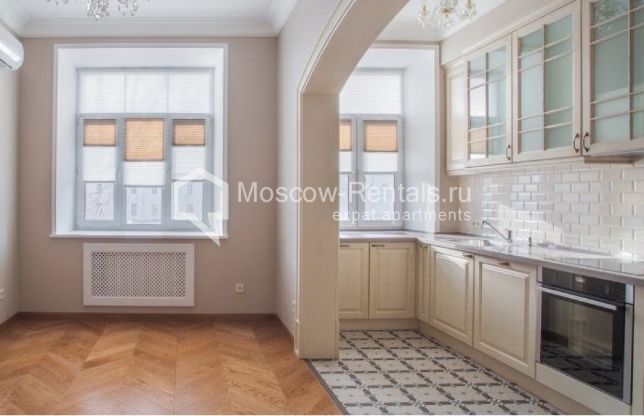 Photo #1 3-room (2 BR) apartment for <a href="http://moscow-rentals.ru/en/articles/long-term-rent" target="_blank">a long-term</a> rent
 in Russia, Moscow, Gusyatnikov lane, 4С4