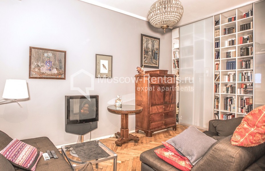 Photo #8 2-room (1 BR) apartment for <a href="http://moscow-rentals.ru/en/articles/long-term-rent" target="_blank">a long-term</a> rent
 in Russia, Moscow, Arbat str, 20