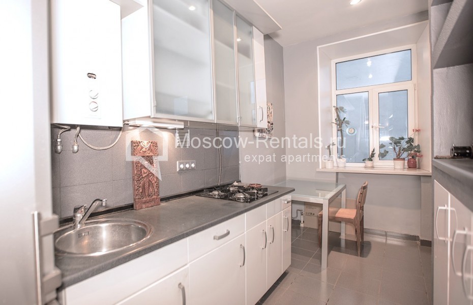 Photo #10 2-room (1 BR) apartment for <a href="http://moscow-rentals.ru/en/articles/long-term-rent" target="_blank">a long-term</a> rent
 in Russia, Moscow, Arbat str, 20