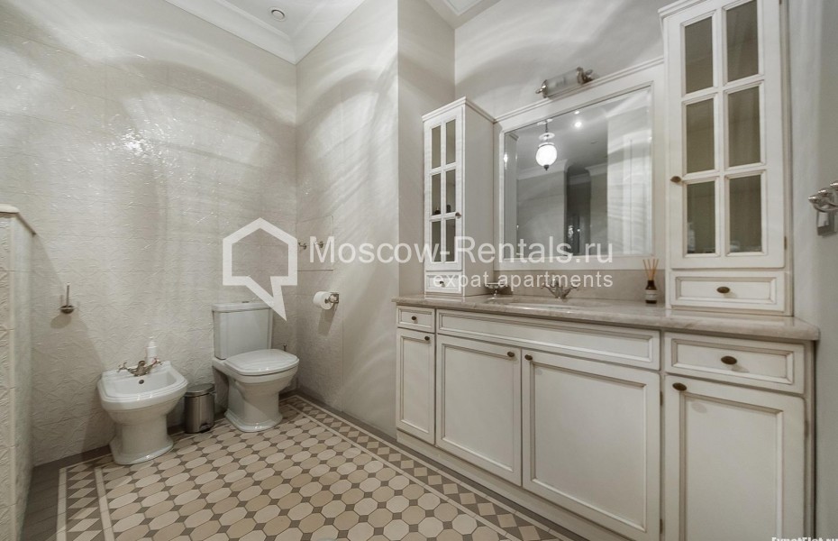 Photo #28 5-room (4 BR) apartment for <a href="http://moscow-rentals.ru/en/articles/long-term-rent" target="_blank">a long-term</a> rent
 in Russia, Moscow, Molochnyi lane, 4