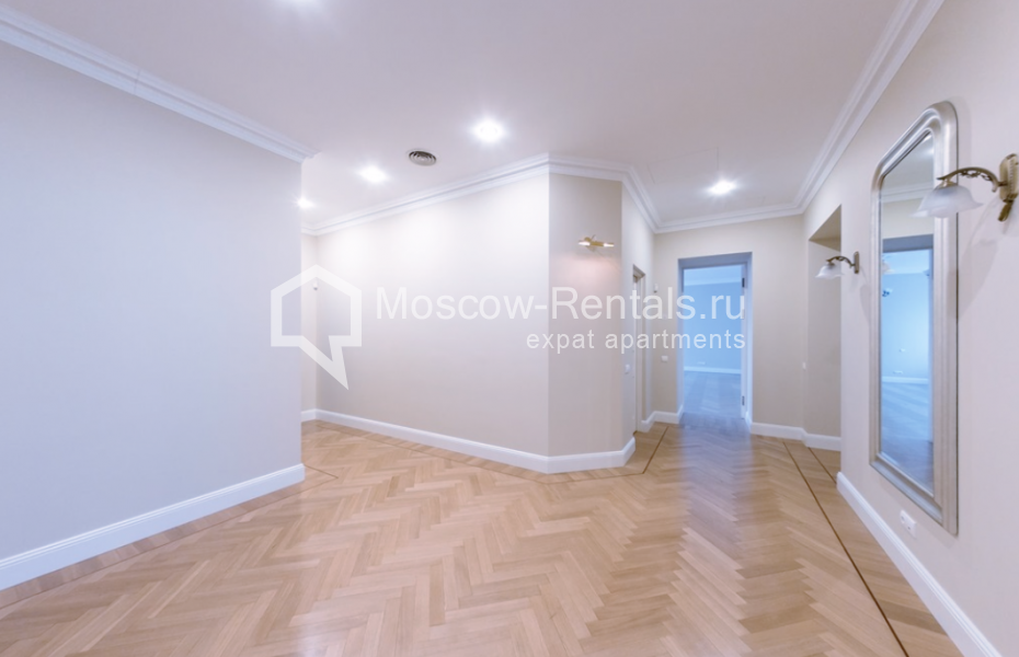 Photo #1 4-room (3 BR) apartment for <a href="http://moscow-rentals.ru/en/articles/long-term-rent" target="_blank">a long-term</a> rent
 in Russia, Moscow, Romanov lane, 5