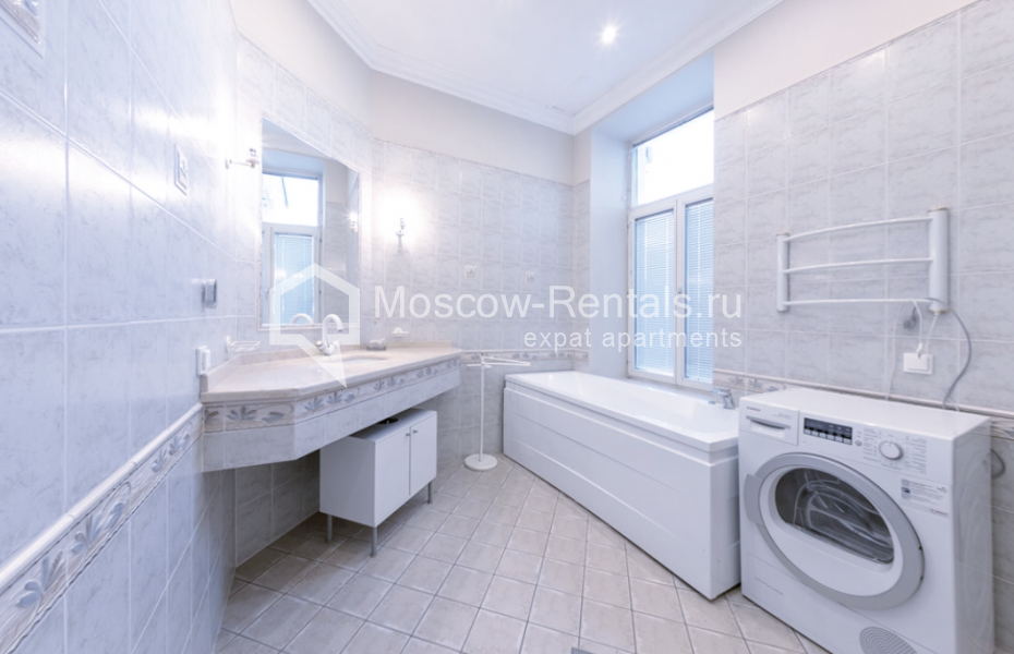 Photo #4 4-room (3 BR) apartment for <a href="http://moscow-rentals.ru/en/articles/long-term-rent" target="_blank">a long-term</a> rent
 in Russia, Moscow, Romanov lane, 5