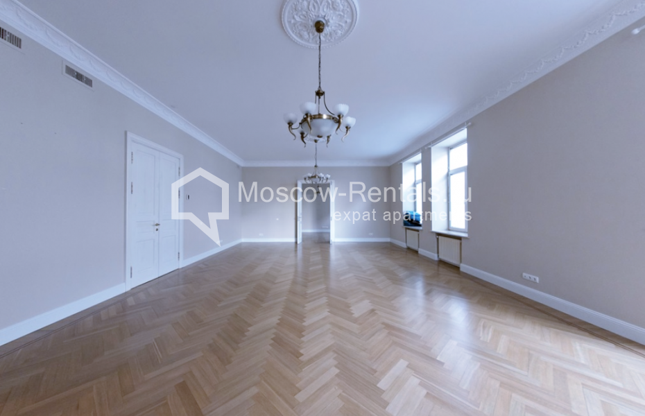 Photo #9 4-room (3 BR) apartment for <a href="http://moscow-rentals.ru/en/articles/long-term-rent" target="_blank">a long-term</a> rent
 in Russia, Moscow, Romanov lane, 5