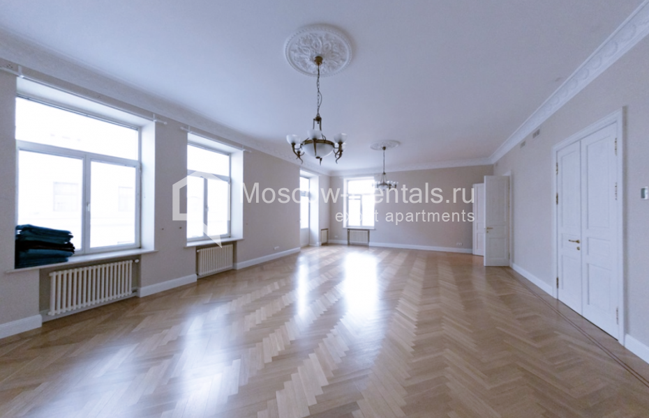 Photo #12 4-room (3 BR) apartment for <a href="http://moscow-rentals.ru/en/articles/long-term-rent" target="_blank">a long-term</a> rent
 in Russia, Moscow, Romanov lane, 5