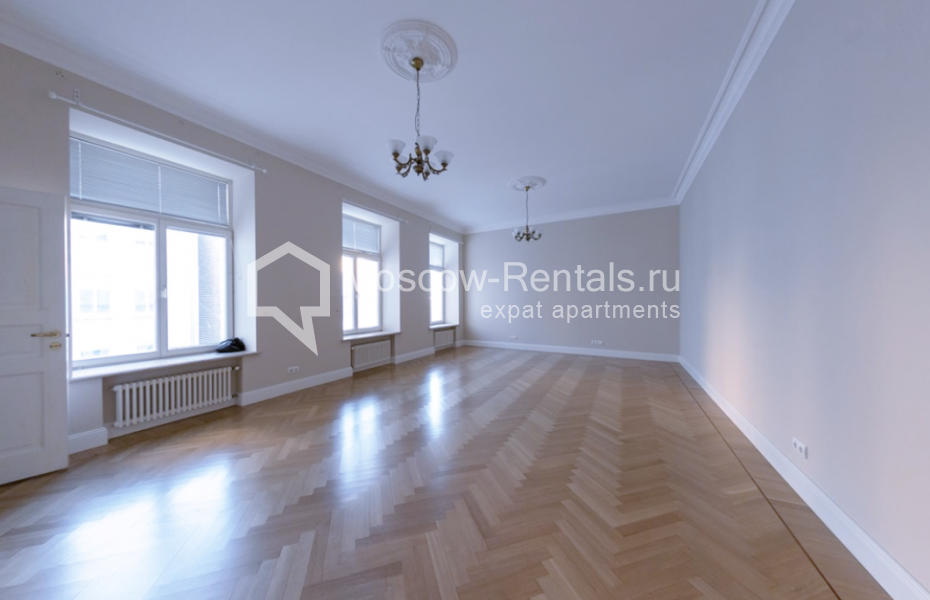 Photo #14 4-room (3 BR) apartment for <a href="http://moscow-rentals.ru/en/articles/long-term-rent" target="_blank">a long-term</a> rent
 in Russia, Moscow, Romanov lane, 5