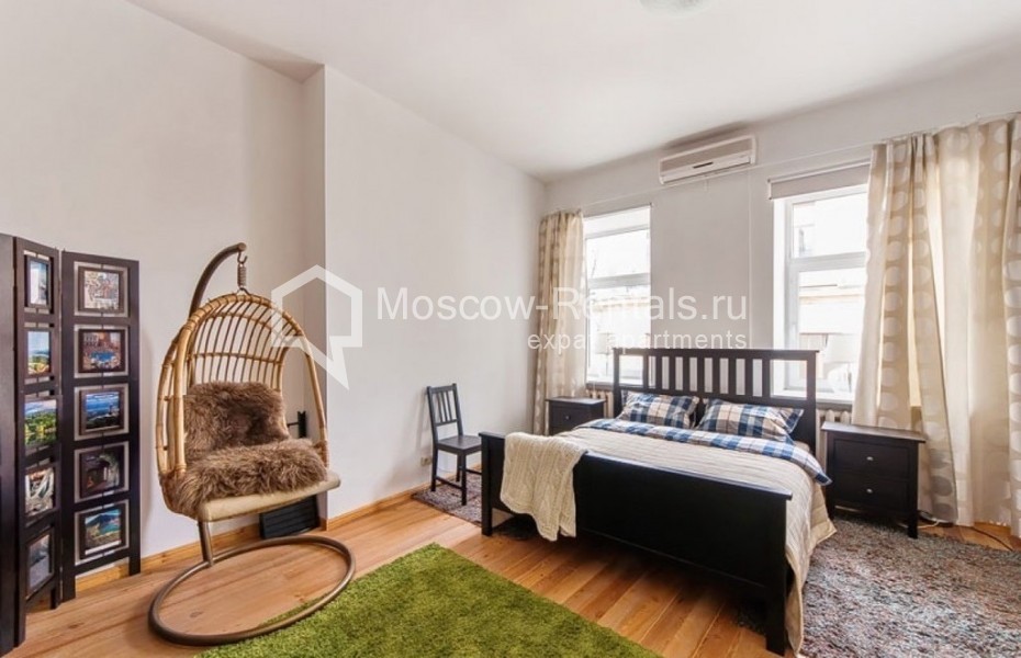 Photo #11 4-room (3 BR) apartment for <a href="http://moscow-rentals.ru/en/articles/long-term-rent" target="_blank">a long-term</a> rent
 in Russia, Moscow, Bolshoi Znamensky lane, 6