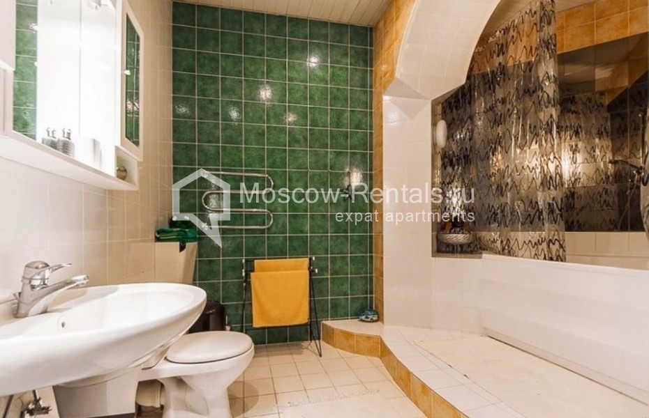 Photo #14 4-room (3 BR) apartment for <a href="http://moscow-rentals.ru/en/articles/long-term-rent" target="_blank">a long-term</a> rent
 in Russia, Moscow, Bolshoi Znamensky lane, 6