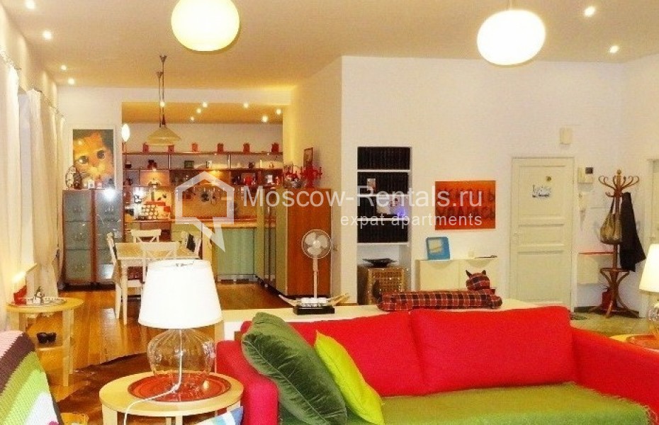 Photo #8 4-room (3 BR) apartment for <a href="http://moscow-rentals.ru/en/articles/long-term-rent" target="_blank">a long-term</a> rent
 in Russia, Moscow, Bolshoi Znamensky lane, 6
