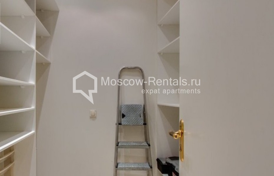 Photo #19 5-room (4 BR) apartment for <a href="http://moscow-rentals.ru/en/articles/long-term-rent" target="_blank">a long-term</a> rent
 in Russia, Moscow, Mansurovskyi lane, 5