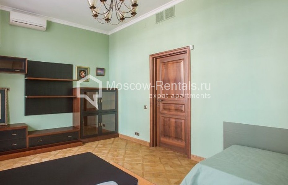 Photo #9 5-room (4 BR) apartment for <a href="http://moscow-rentals.ru/en/articles/long-term-rent" target="_blank">a long-term</a> rent
 in Russia, Moscow, Lavrushinskyi lane,11к1