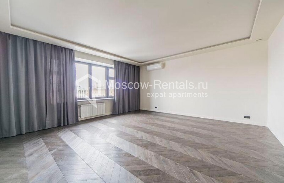 Photo #11 4-room (3 BR) apartment for <a href="http://moscow-rentals.ru/en/articles/long-term-rent" target="_blank">a long-term</a> rent
 in Russia, Moscow, Spiridonovka str, 18