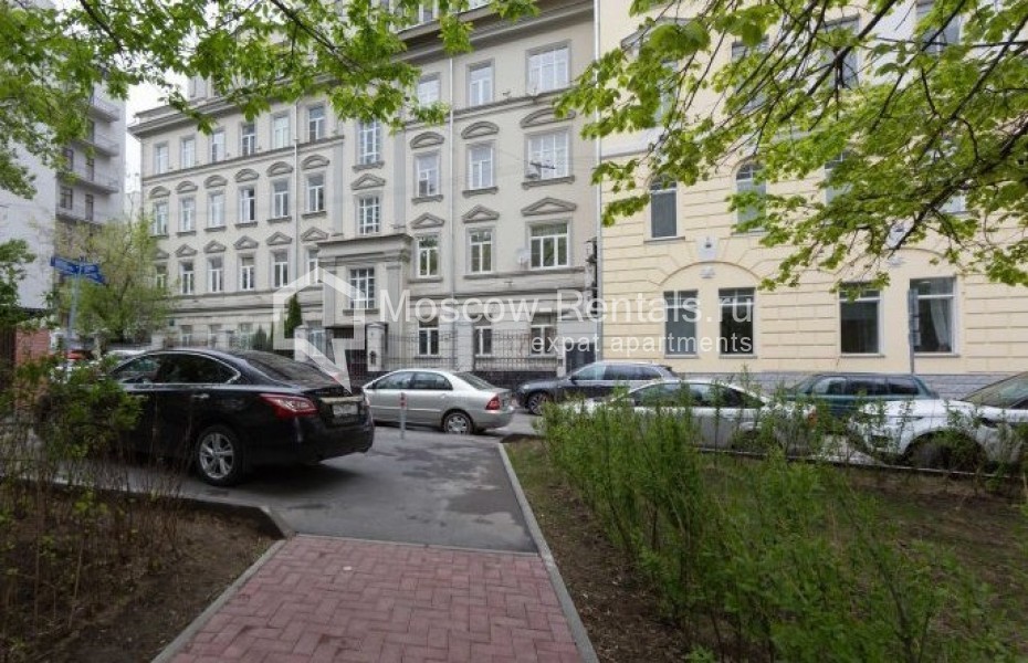 Photo #1 6-room (5 BR) apartment for <a href="http://moscow-rentals.ru/en/articles/long-term-rent" target="_blank">a long-term</a> rent
 in Russia, Moscow, Malaya Molchanovka str, 6