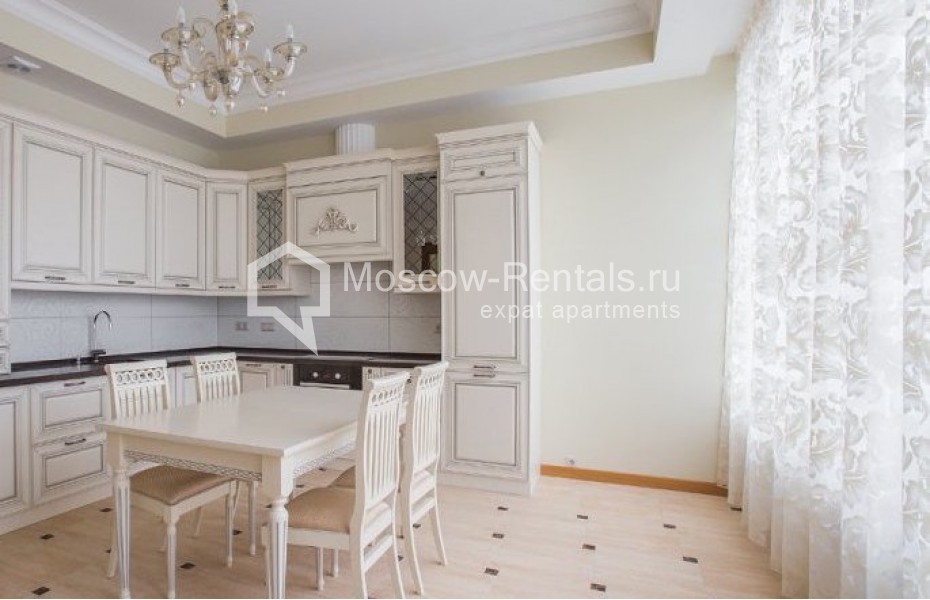 Photo #4 5-room (4 BR) apartment for <a href="http://moscow-rentals.ru/en/articles/long-term-rent" target="_blank">a long-term</a> rent
 in Russia, Moscow, Eropkinskyi lane, 16/23