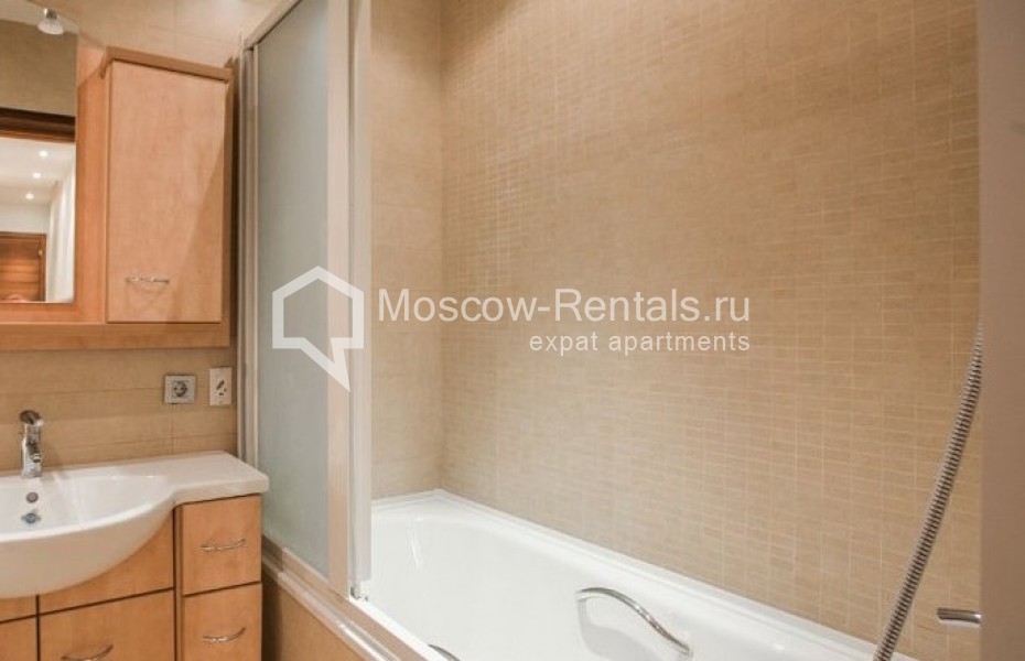 Photo #12 5-room (4 BR) apartment for <a href="http://moscow-rentals.ru/en/articles/long-term-rent" target="_blank">a long-term</a> rent
 in Russia, Moscow, 1st Zachatievskyi lane, 5