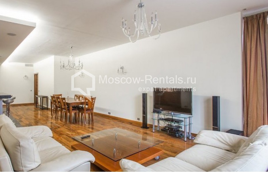 Photo #1 5-room (4 BR) apartment for <a href="http://moscow-rentals.ru/en/articles/long-term-rent" target="_blank">a long-term</a> rent
 in Russia, Moscow, 1st Zachatievskyi lane, 5