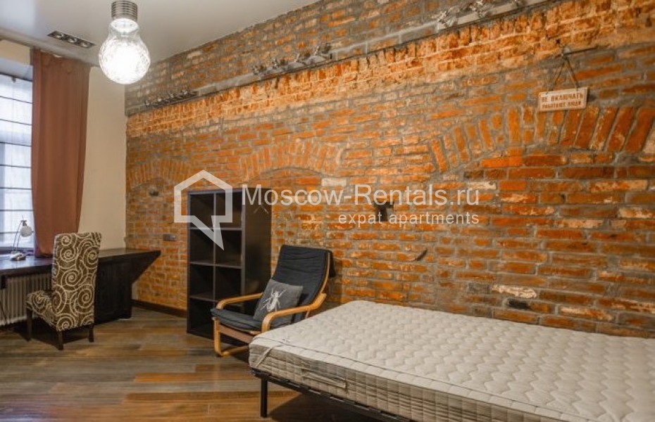 Photo #4 4-room (3 BR) apartment for <a href="http://moscow-rentals.ru/en/articles/long-term-rent" target="_blank">a long-term</a> rent
 in Russia, Moscow, Sverchkov lane, 10