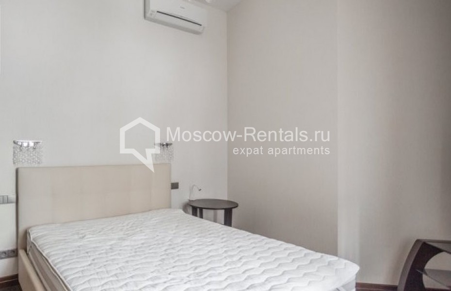 Photo #6 4-room (3 BR) apartment for <a href="http://moscow-rentals.ru/en/articles/long-term-rent" target="_blank">a long-term</a> rent
 in Russia, Moscow, Sverchkov lane, 10