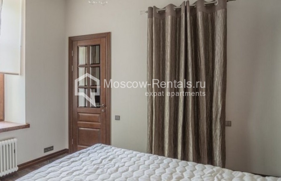 Photo #19 4-room (3 BR) apartment for <a href="http://moscow-rentals.ru/en/articles/long-term-rent" target="_blank">a long-term</a> rent
 in Russia, Moscow, Sverchkov lane, 10
