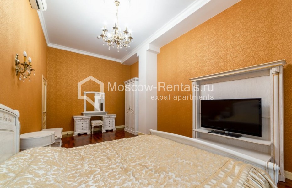 Photo #19 3-room (2 BR) apartment for <a href="http://moscow-rentals.ru/en/articles/long-term-rent" target="_blank">a long-term</a> rent
 in Russia, Moscow, Stoleshnikov lane, 9С3