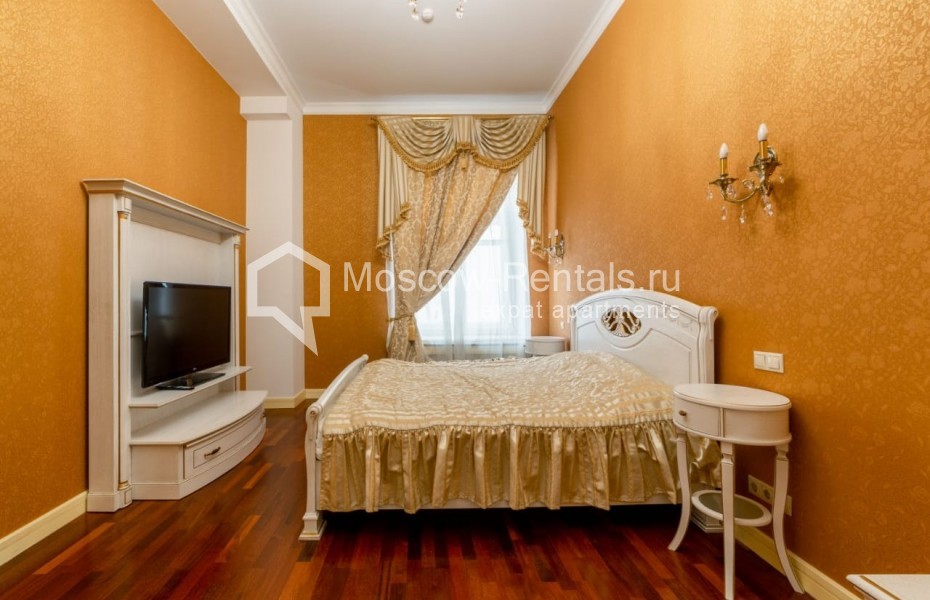 Photo #17 3-room (2 BR) apartment for <a href="http://moscow-rentals.ru/en/articles/long-term-rent" target="_blank">a long-term</a> rent
 in Russia, Moscow, Stoleshnikov lane, 9С3
