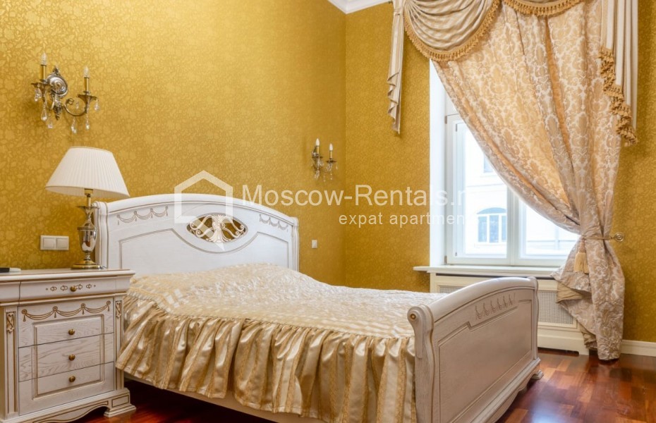 Photo #14 3-room (2 BR) apartment for <a href="http://moscow-rentals.ru/en/articles/long-term-rent" target="_blank">a long-term</a> rent
 in Russia, Moscow, Stoleshnikov lane, 9С3