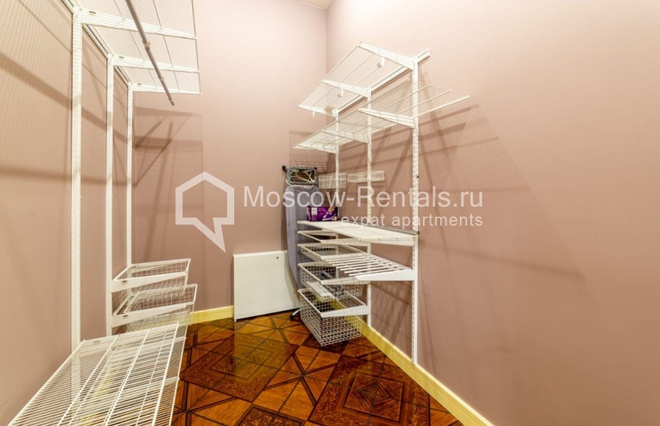Photo #23 3-room (2 BR) apartment for <a href="http://moscow-rentals.ru/en/articles/long-term-rent" target="_blank">a long-term</a> rent
 in Russia, Moscow, Stoleshnikov lane, 9С3