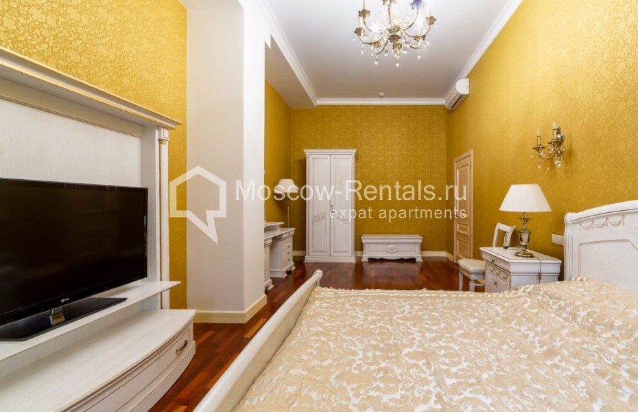 Photo #12 3-room (2 BR) apartment for <a href="http://moscow-rentals.ru/en/articles/long-term-rent" target="_blank">a long-term</a> rent
 in Russia, Moscow, Stoleshnikov lane, 9С3