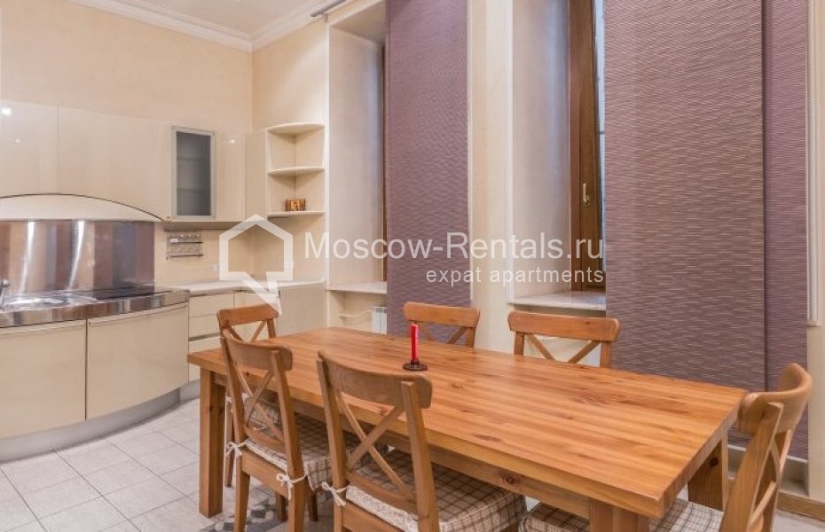 Photo #3 3-room (2 BR) apartment for <a href="http://moscow-rentals.ru/en/articles/long-term-rent" target="_blank">a long-term</a> rent
 in Russia, Moscow, Solyanka str, 1/2С2
