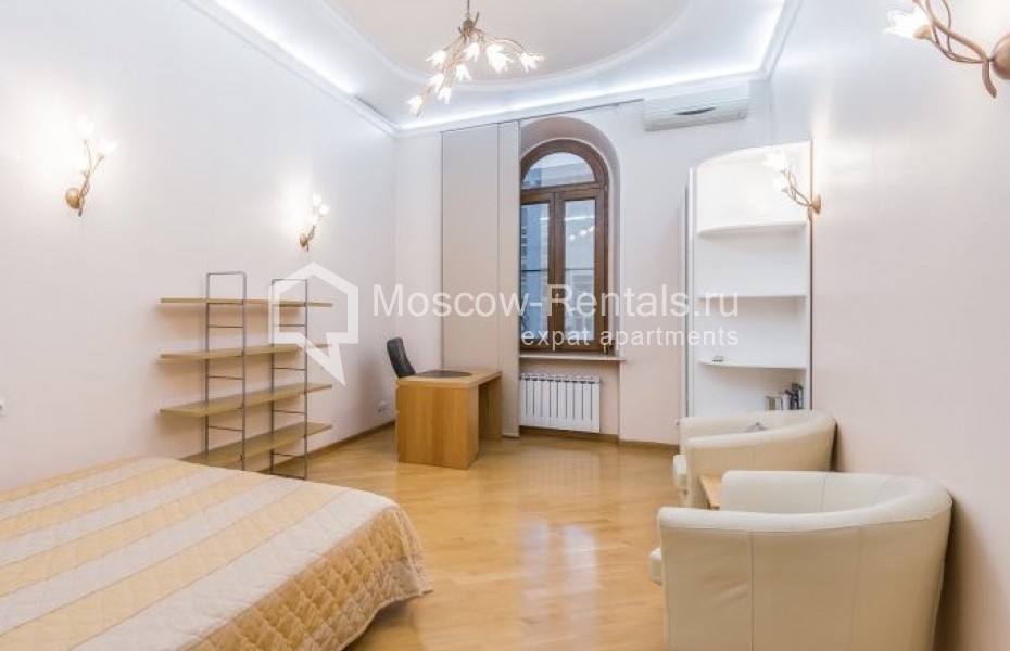 Photo #5 3-room (2 BR) apartment for <a href="http://moscow-rentals.ru/en/articles/long-term-rent" target="_blank">a long-term</a> rent
 in Russia, Moscow, Solyanka str, 1/2С2