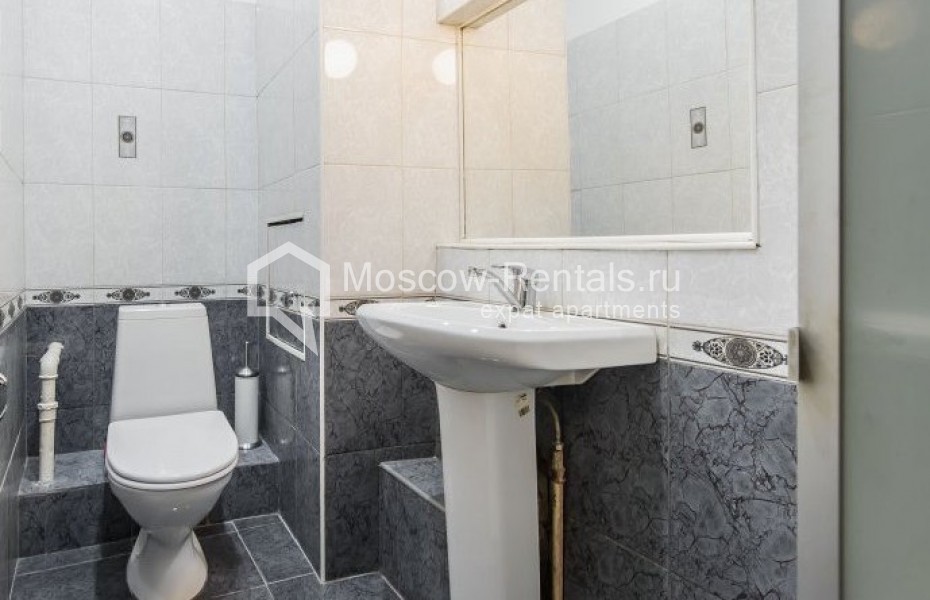 Photo #12 3-room (2 BR) apartment for <a href="http://moscow-rentals.ru/en/articles/long-term-rent" target="_blank">a long-term</a> rent
 in Russia, Moscow, Sivtsev Vrazhek lane, 9А