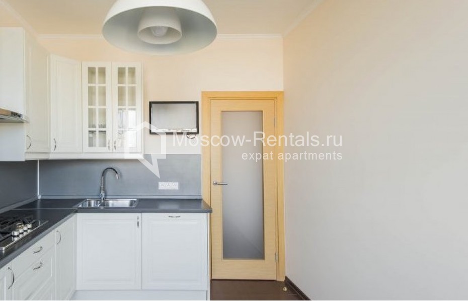 Photo #8 3-room (2 BR) apartment for <a href="http://moscow-rentals.ru/en/articles/long-term-rent" target="_blank">a long-term</a> rent
 in Russia, Moscow, Prechistenka str, 30/2