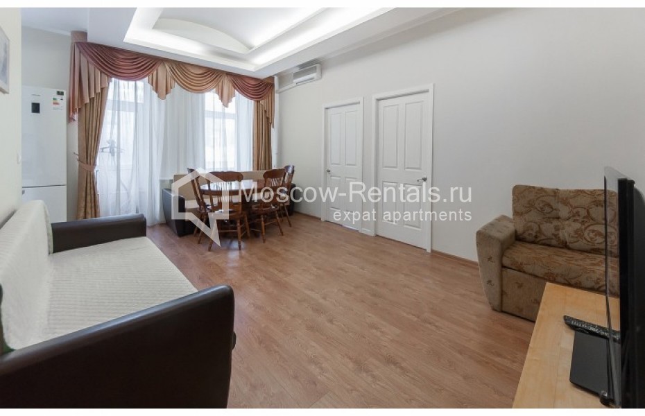 Photo #1 3-room (2 BR) apartment for <a href="http://moscow-rentals.ru/en/articles/long-term-rent" target="_blank">a long-term</a> rent
 in Russia, Moscow, Novinskyi blv, 1/2