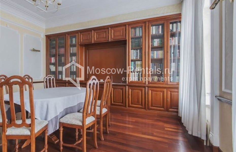 Photo #3 4-room (3 BR) apartment for <a href="http://moscow-rentals.ru/en/articles/long-term-rent" target="_blank">a long-term</a> rent
 in Russia, Moscow, Romanov lane, 3С7