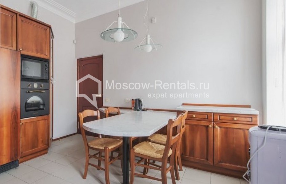 Photo #6 4-room (3 BR) apartment for <a href="http://moscow-rentals.ru/en/articles/long-term-rent" target="_blank">a long-term</a> rent
 in Russia, Moscow, Romanov lane, 3С7