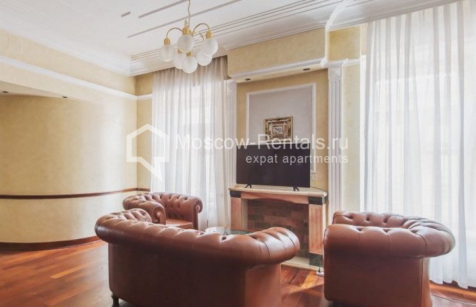 Photo #1 4-room (3 BR) apartment for <a href="http://moscow-rentals.ru/en/articles/long-term-rent" target="_blank">a long-term</a> rent
 in Russia, Moscow, Romanov lane, 3С7